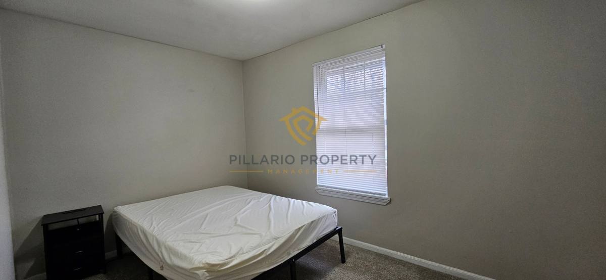Apartment for rent at 933-935 N Dearborn St, Indianapolis, IN 46201