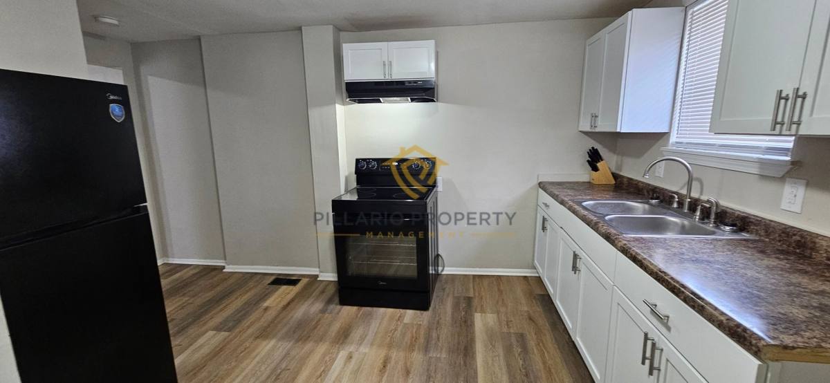 Apartment for rent at 933-935 N Dearborn St, Indianapolis, IN 46201