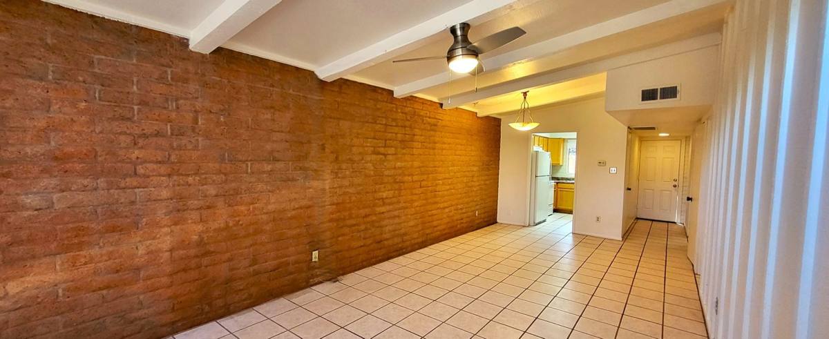 Townhouse for rent at 3056 N 32nd St, Phoenix, AZ 85018