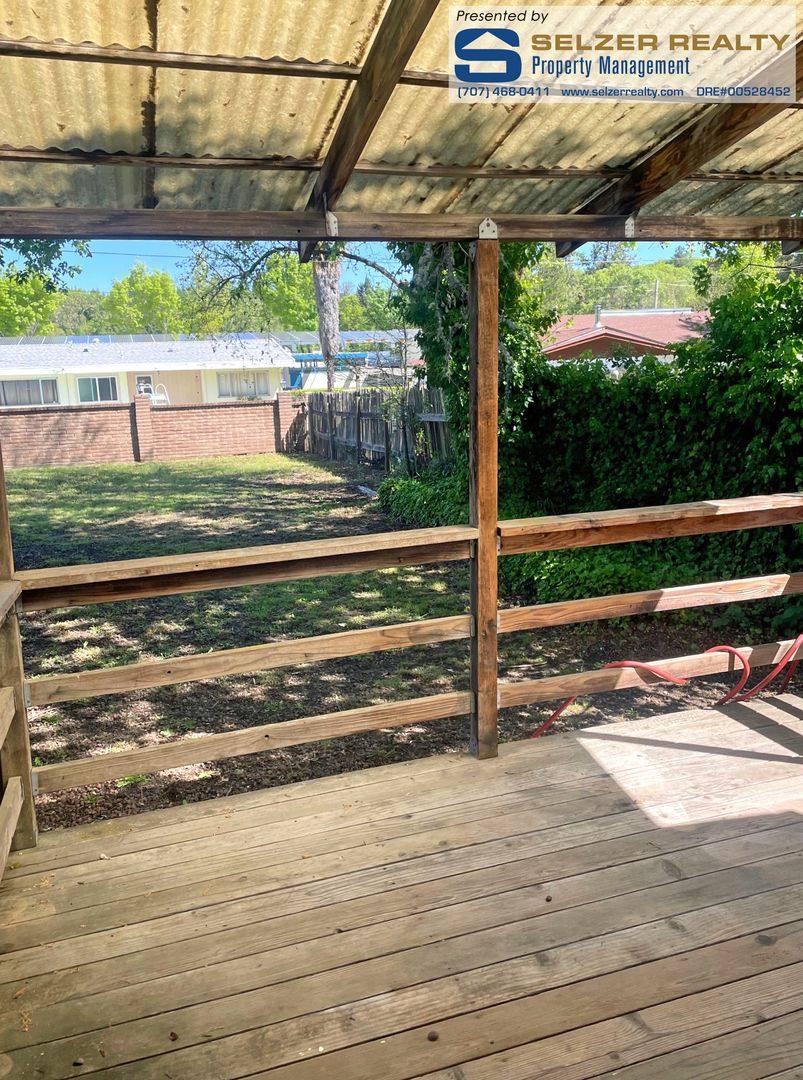 Apartment for rent at 482 & 486 W Mendocino Ave, Willits, CA 95490