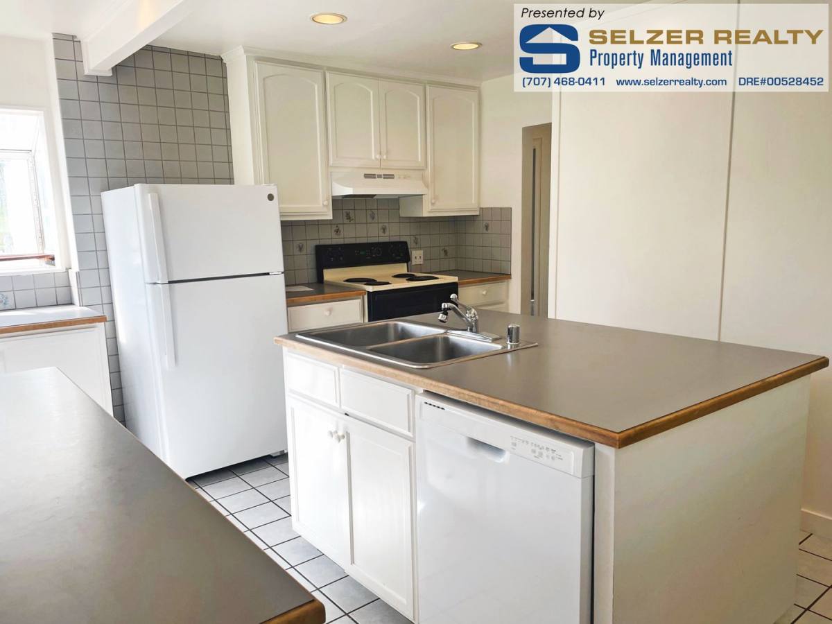 Apartment for rent at 482 & 486 W Mendocino Ave, Willits, CA 95490