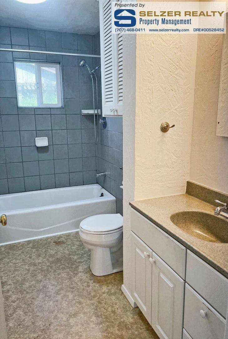 Apartment for rent at 482 & 486 W Mendocino Ave, Willits, CA 95490