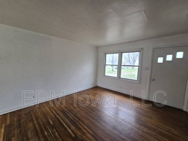 Apartment for rent at 269 Madison St, Waterloo, IA 50703