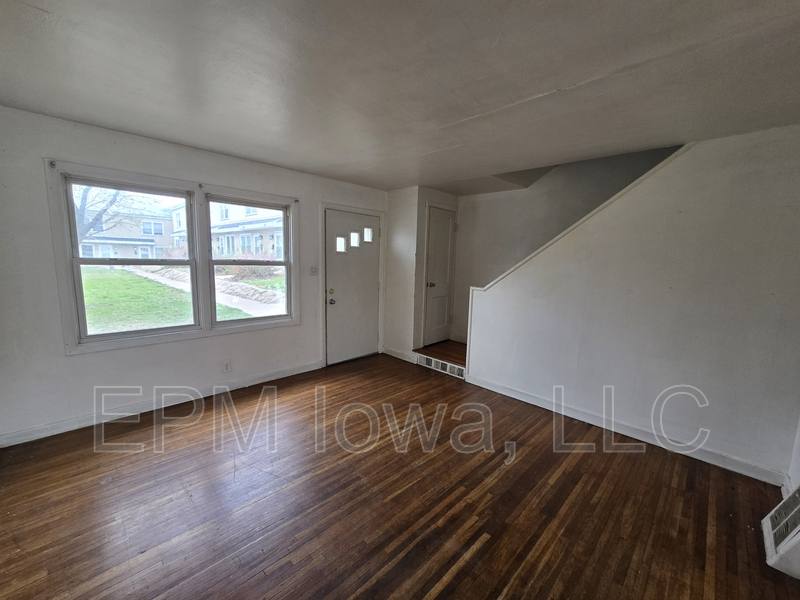 Apartment for rent at 269 Madison St, Waterloo, IA 50703