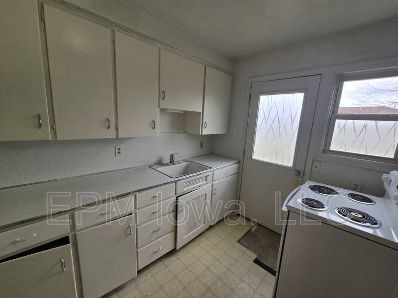 Apartment for rent at 269 Madison St, Waterloo, IA 50703