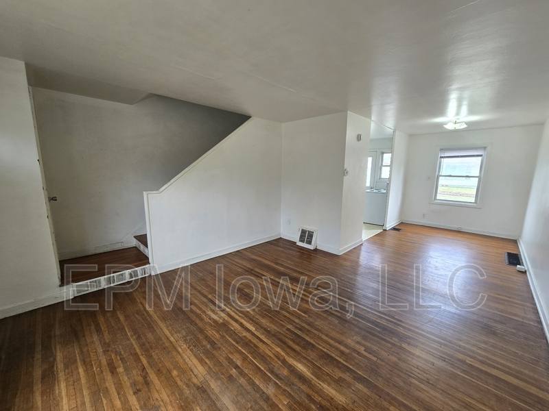 Apartment for rent at 269 Madison St, Waterloo, IA 50703