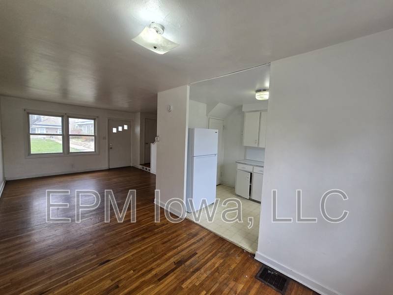 Apartment for rent at 269 Madison St, Waterloo, IA 50703