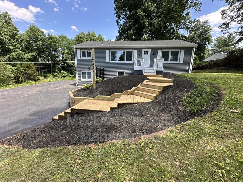 Apartment for rent at 12317 Metlock Rd #A, Culpeper, VA 22701