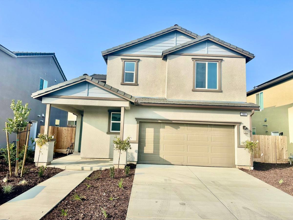 House for rent at 280 Thunder Rd S, Madera, CA 93636
