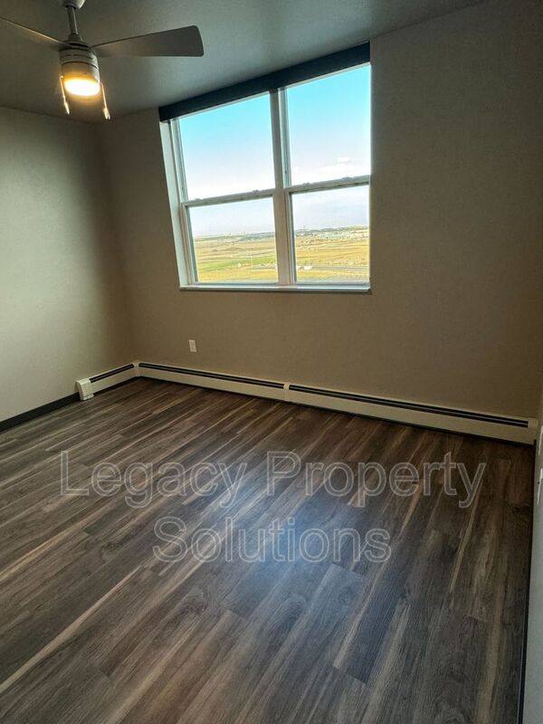 Apartment for rent at 220 E Greenfield Lane #B-204, Bismarck, ND 58503
