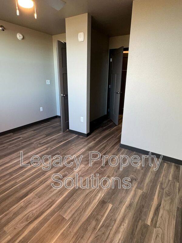 Apartment for rent at 220 E Greenfield Lane #B-204, Bismarck, ND 58503