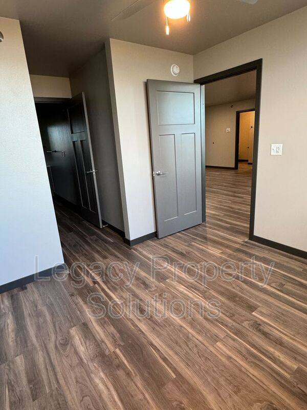 Apartment for rent at 220 E Greenfield Lane #B-204, Bismarck, ND 58503