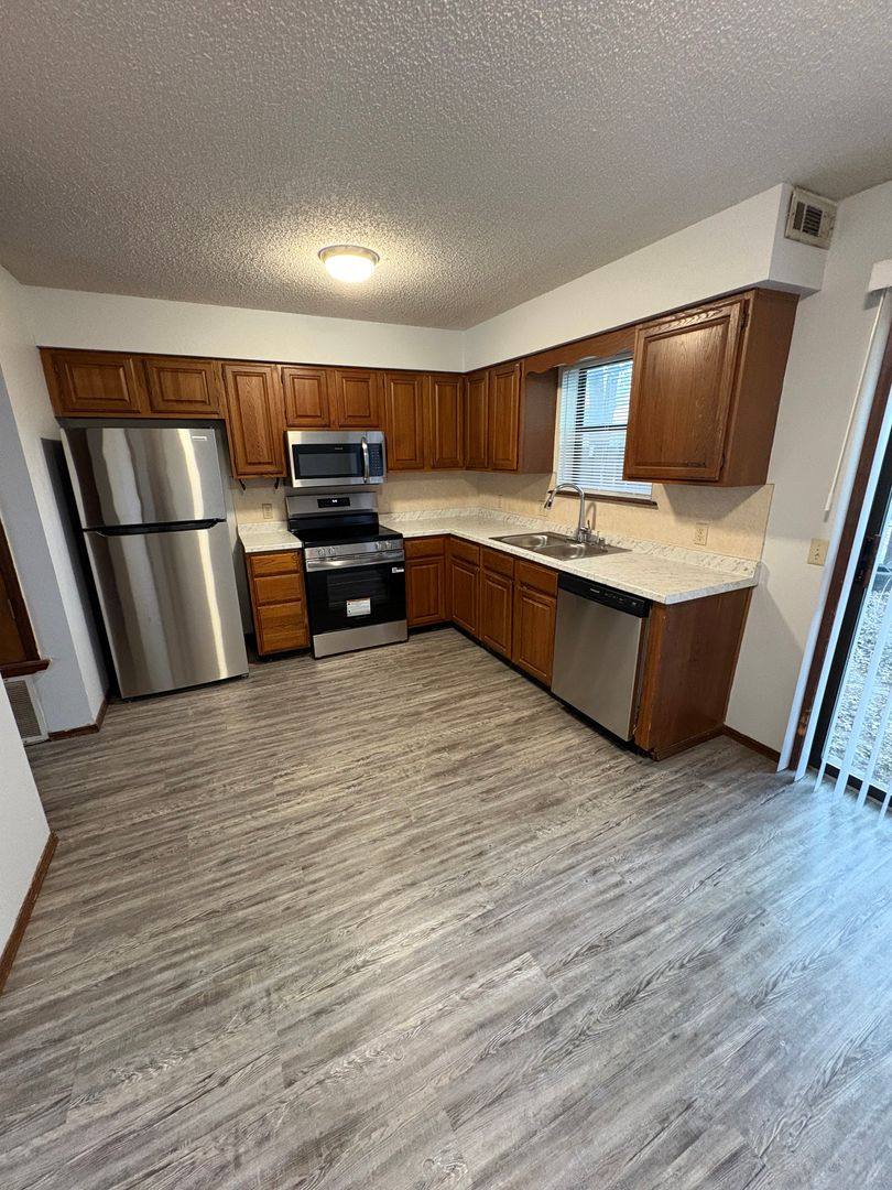 Apartment for rent at 2006-2012 Ball Ave, Fayetteville, AR 72701