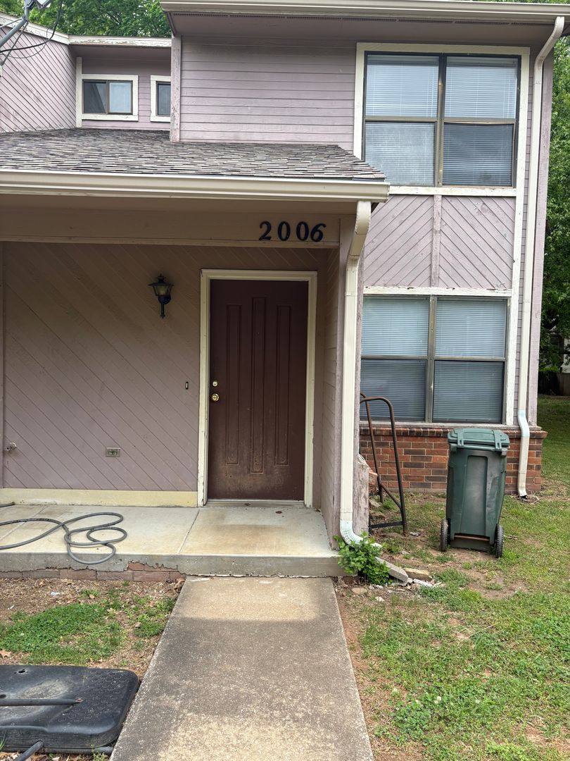 Apartment for rent at 2006-2012 Ball Ave, Fayetteville, AR 72701
