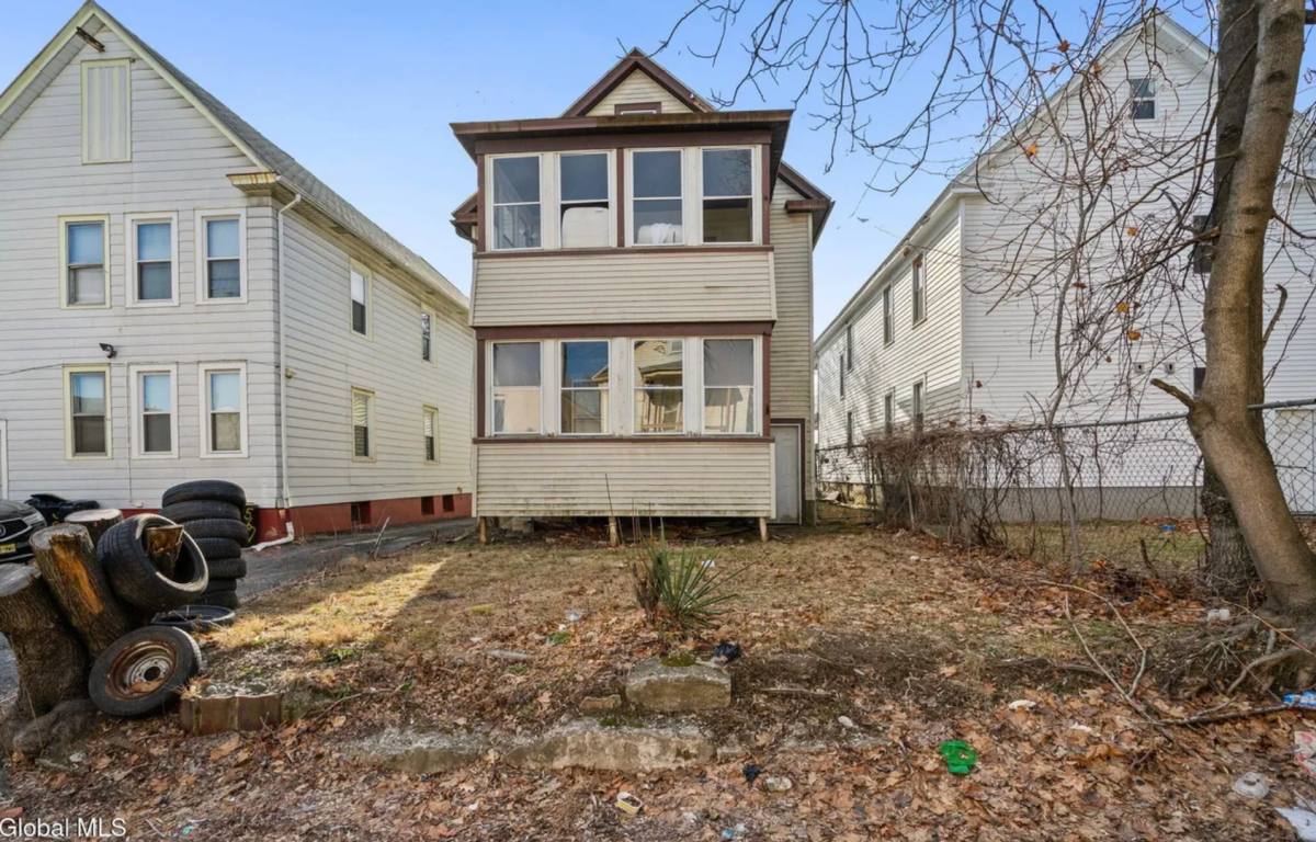 Apartment for rent at 569 Washington Ave, Albany, NY 12206