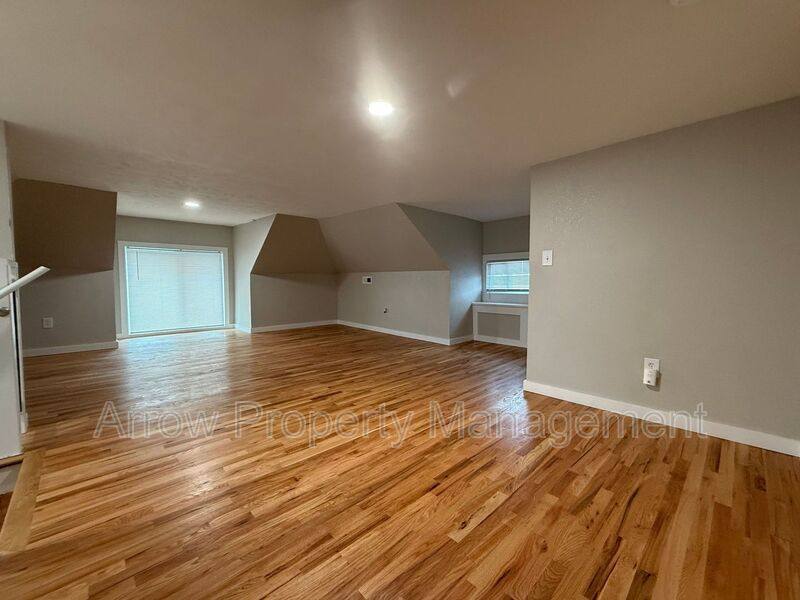 Apartment for rent at 130 N 27th St #2, Lincoln, NE 68503