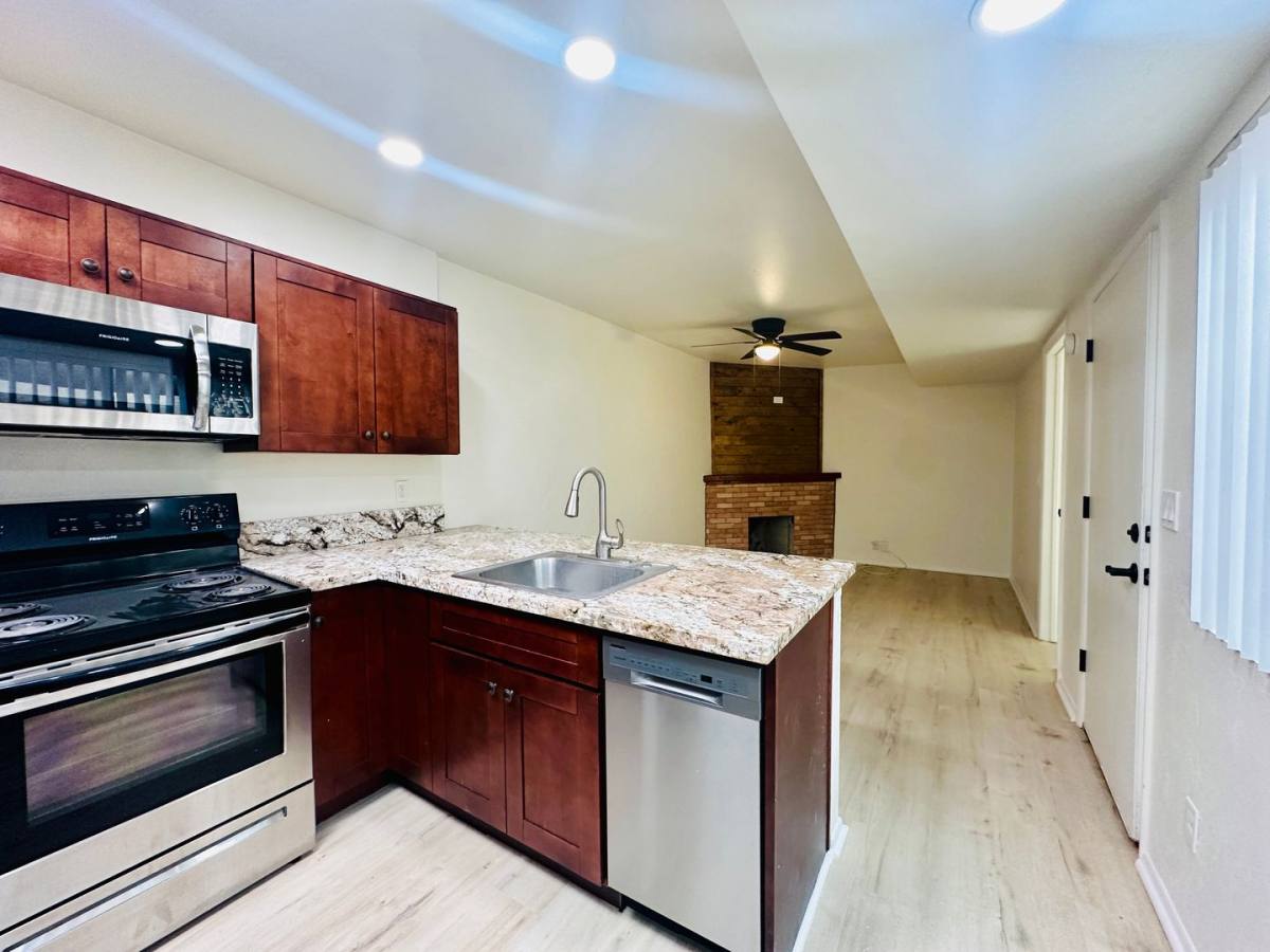 Townhouse for rent at 1331-1349 W Pennington St, Tucson, AZ 85745