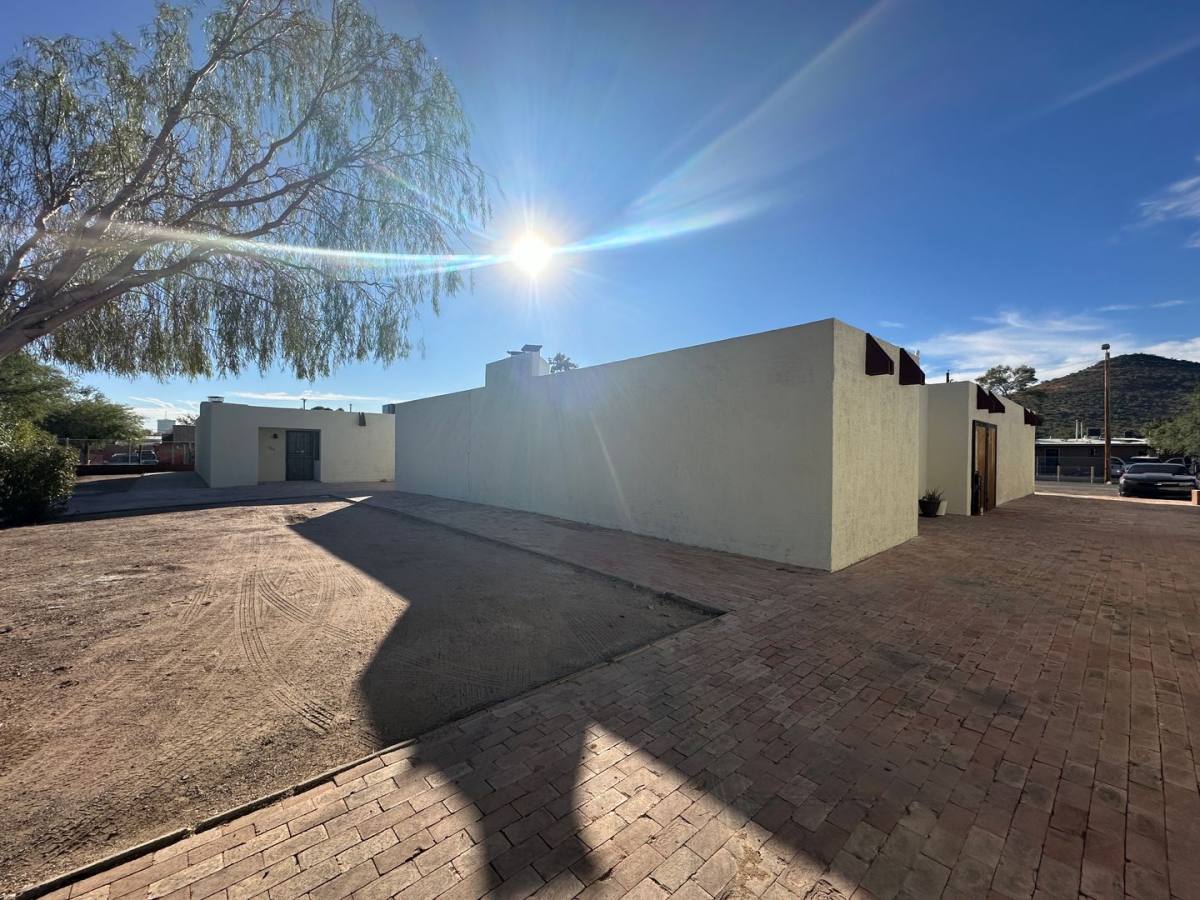 Townhouse for rent at 1331-1349 W Pennington St, Tucson, AZ 85745