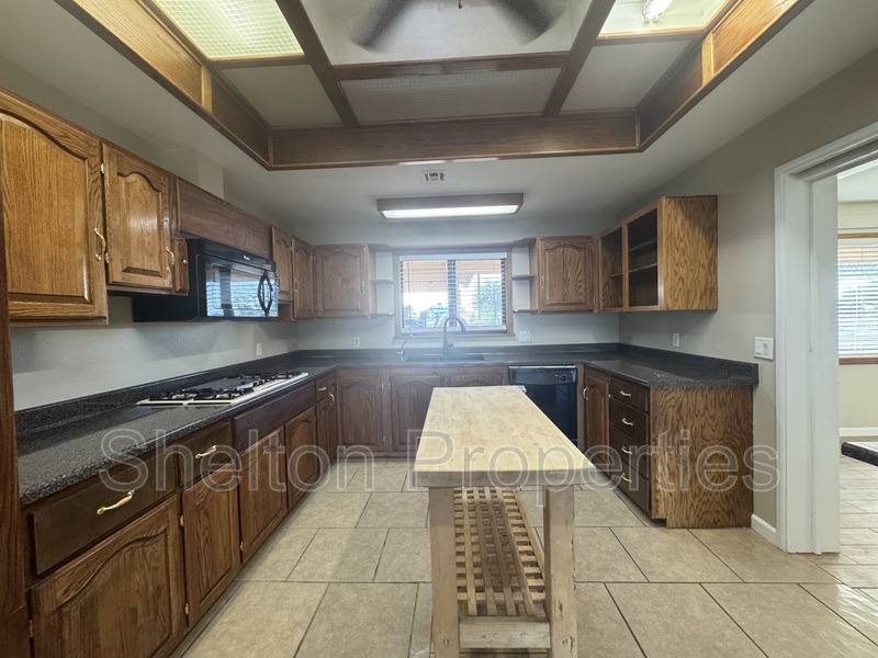 House for rent at 2910 N 193rd Ave, Litchfield Park, AZ 85340