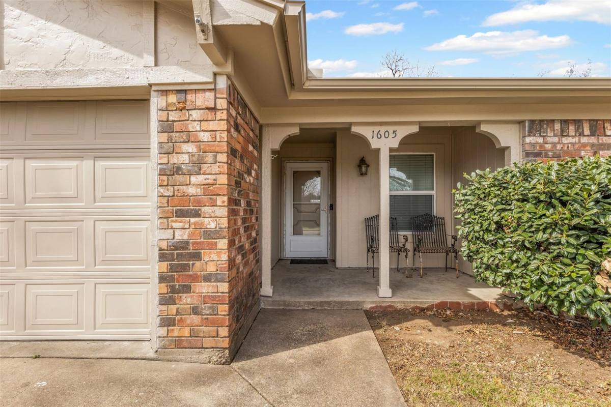 House for rent at 1605 Morningside Dr, Cleburne, TX 76033