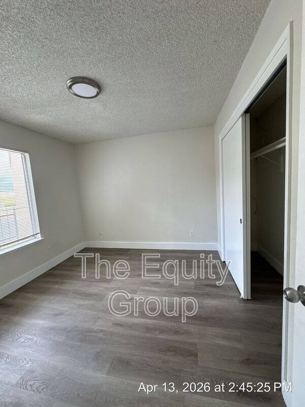 Apartment for rent at 3535 W Campus Ave #11, Visalia, CA 93277