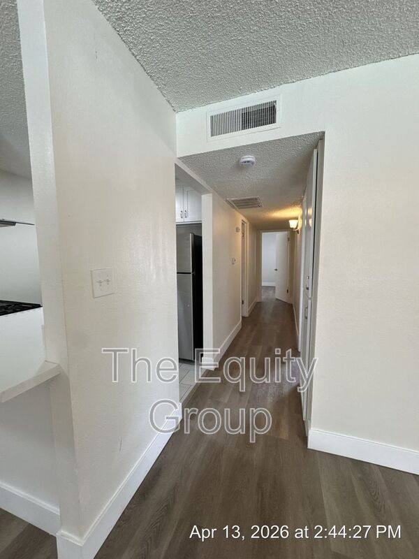 Apartment for rent at 3535 W Campus Ave #11, Visalia, CA 93277