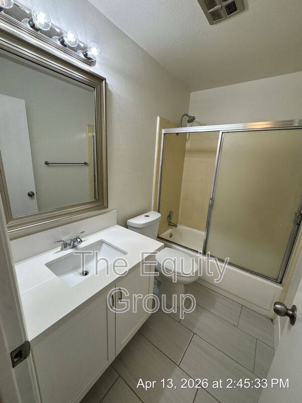 Apartment for rent at 3535 W Campus Ave #11, Visalia, CA 93277