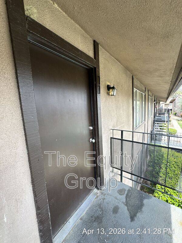Apartment for rent at 3535 W Campus Ave #11, Visalia, CA 93277