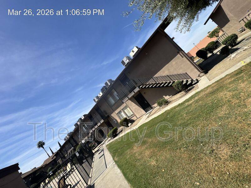 Apartment for rent at 3535 W Campus Ave #11, Visalia, CA 93277
