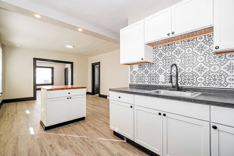Apartment for rent at 98-100 N Hague Ave #100, Columbus, OH 43204