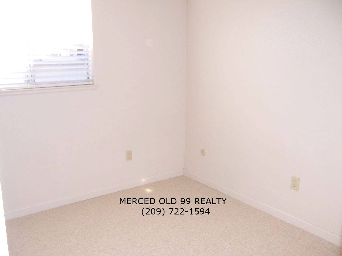 Apartment for rent at 101 E 12th St, Merced, CA 95341