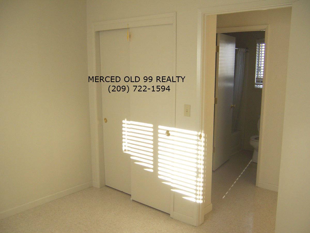 Apartment for rent at 101 E 12th St, Merced, CA 95341