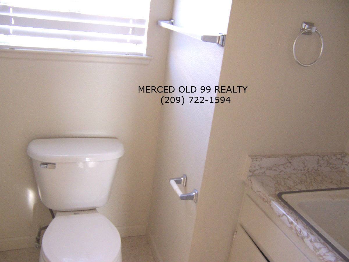 Apartment for rent at 101 E 12th St, Merced, CA 95341