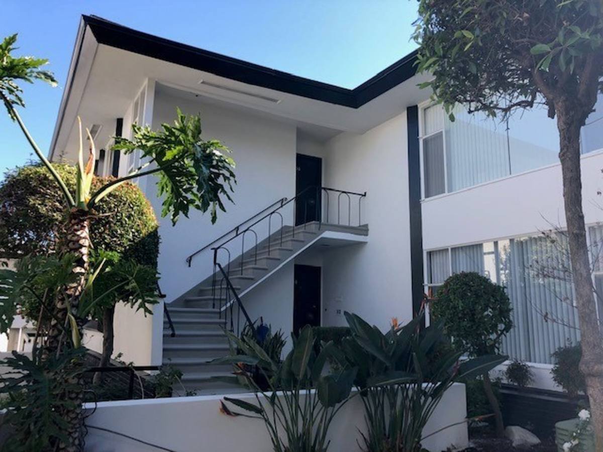Apartment for rent at 1021 S Orange Grove Blvd, Pasadena, CA 91105