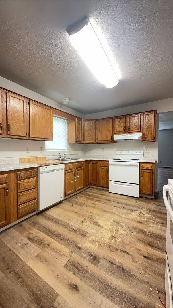Apartment for rent at 2716 2718 Edison St #NE, Roanoke, VA 24012