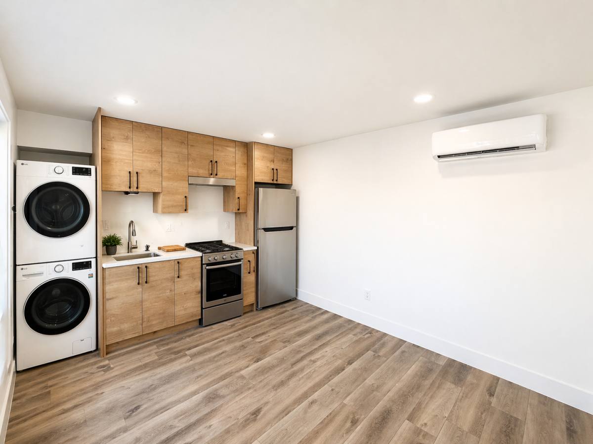 Apartment for rent at 2141 Balboa Ave, San Diego, CA 92109