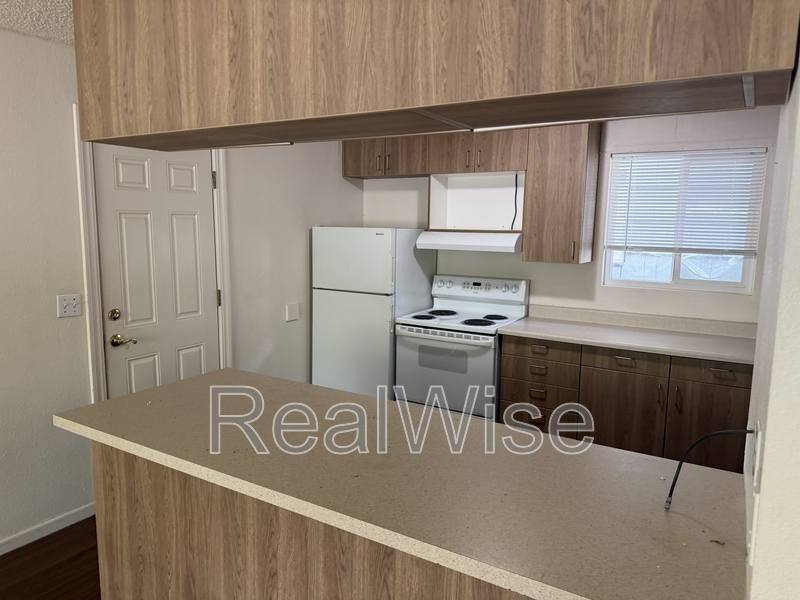 Apartment for rent at 716 SE 9th St, Grants Pass, OR 97526