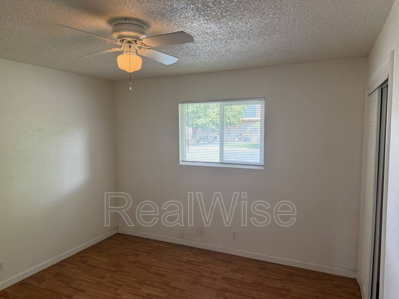 Apartment for rent at 716 SE 9th St, Grants Pass, OR 97526