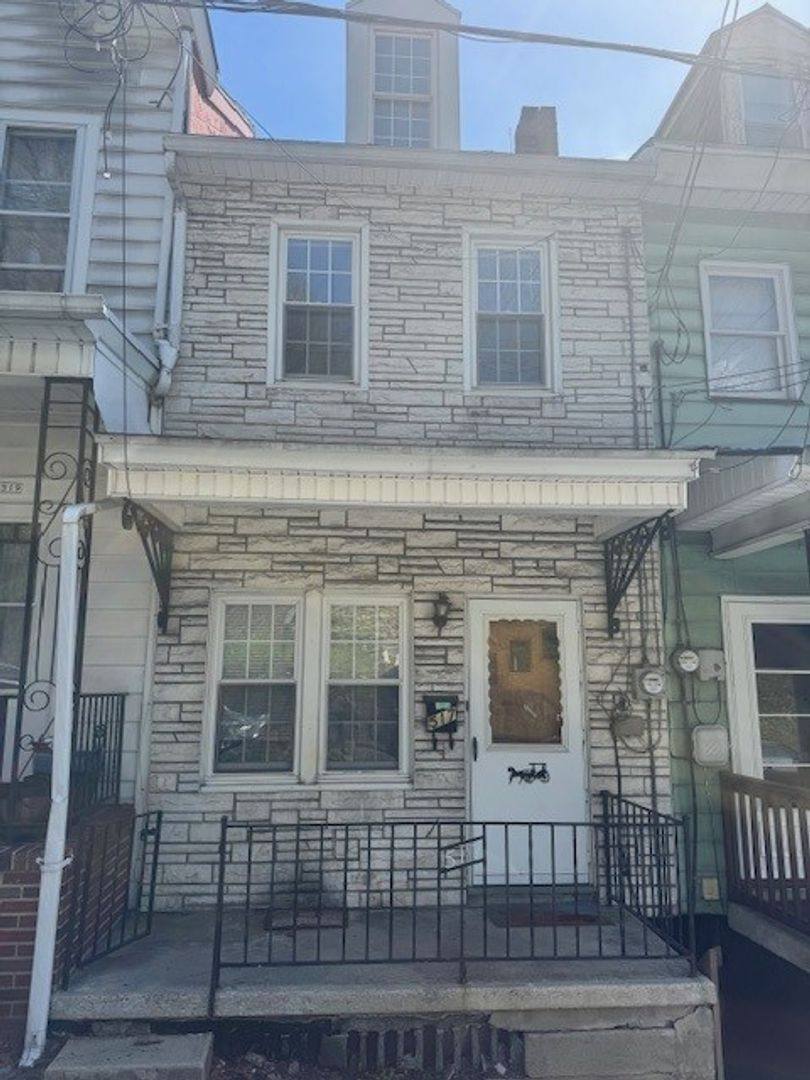 House for rent at 517 E Arch St, Pottsville, PA 17901