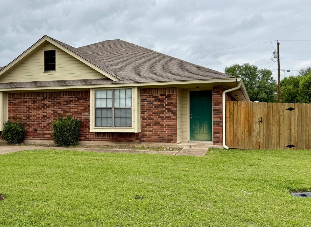 House for rent at 306 Williams Rd, Lorena, TX 76655