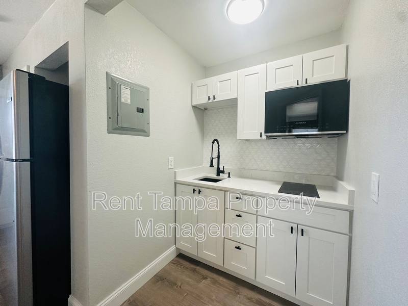 Apartment for rent at 680 22nd Ave S #12, Saint Petersburg, FL 33705