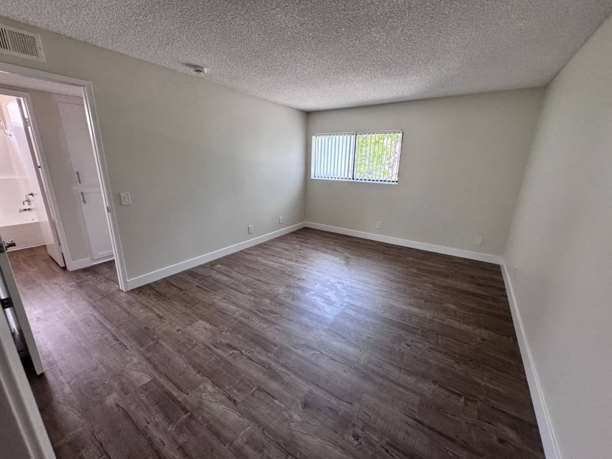 Apartment for rent at 8614 Foothill Blvd, Sunland, CA 91040