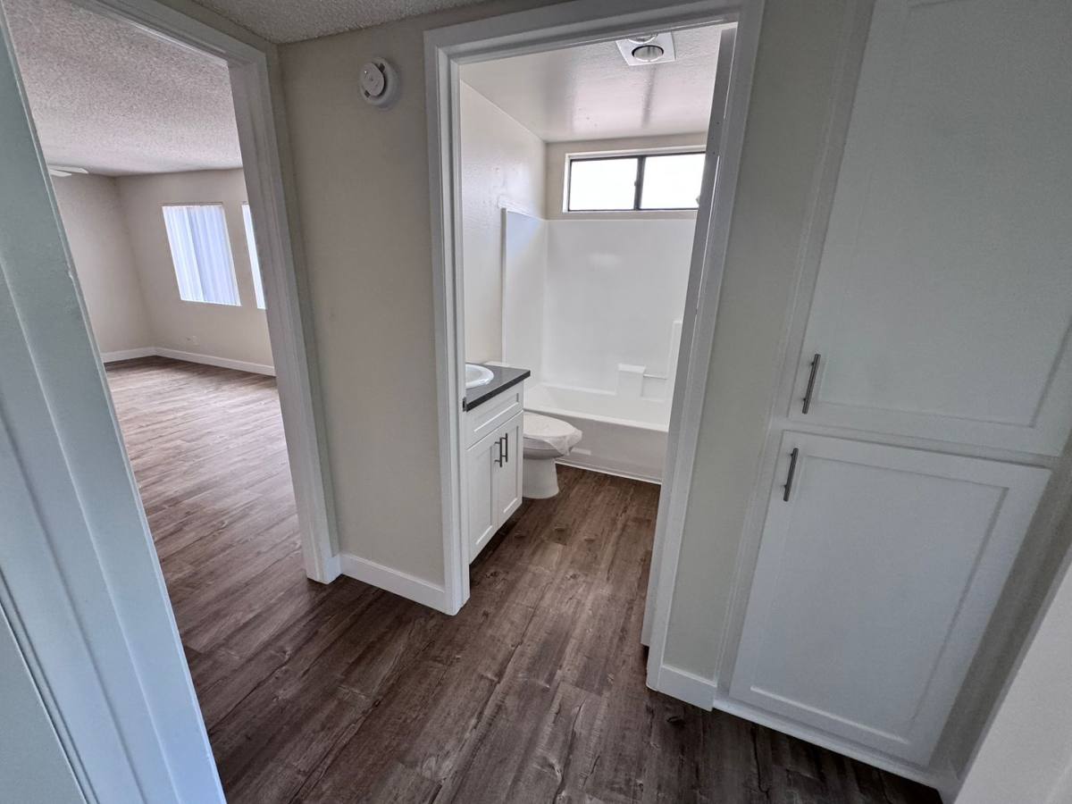 Apartment for rent at 8614 Foothill Blvd, Sunland, CA 91040
