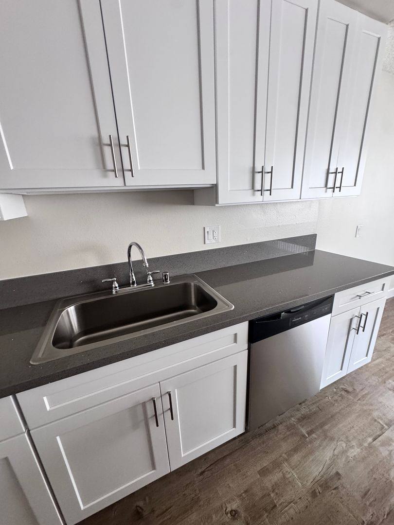 Apartment for rent at 8614 Foothill Blvd, Sunland, CA 91040