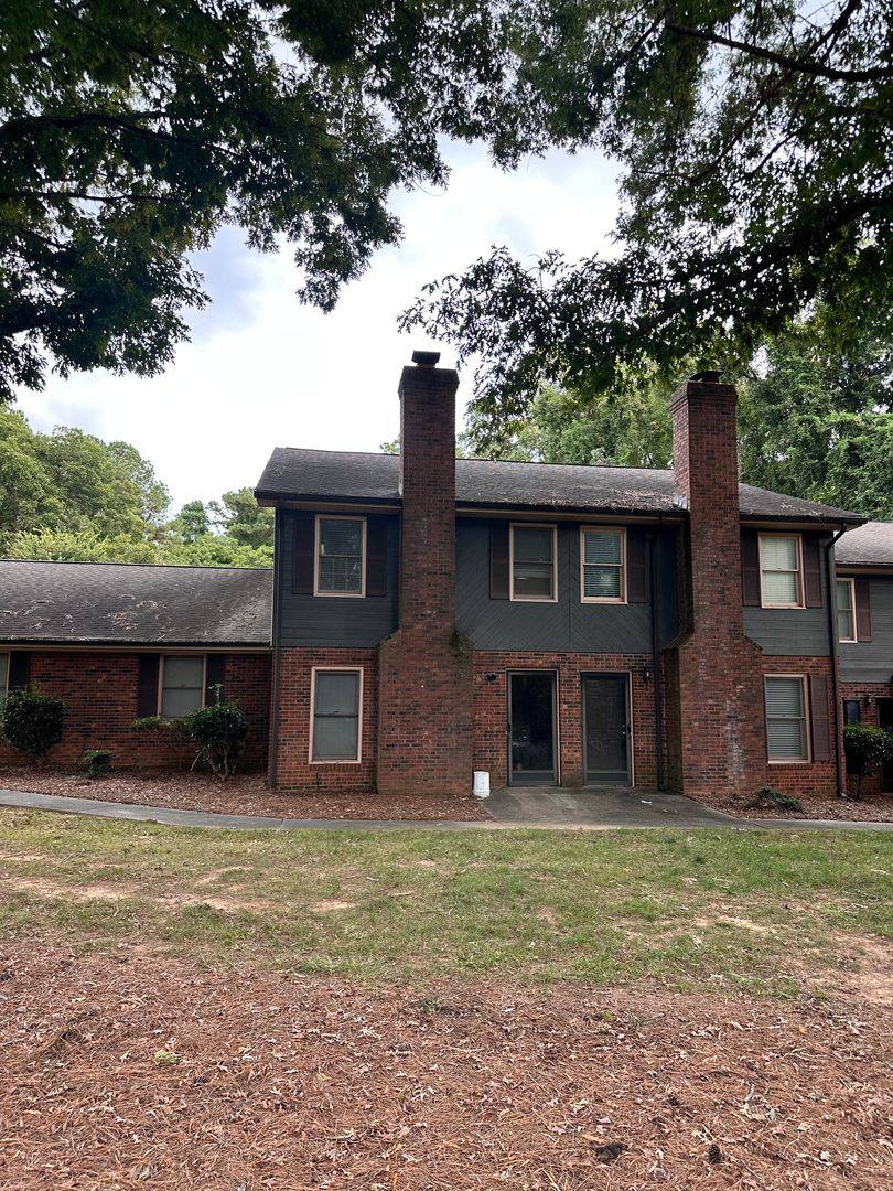 House for rent at 1644 India Hook Rd, Rock Hill, SC 29730