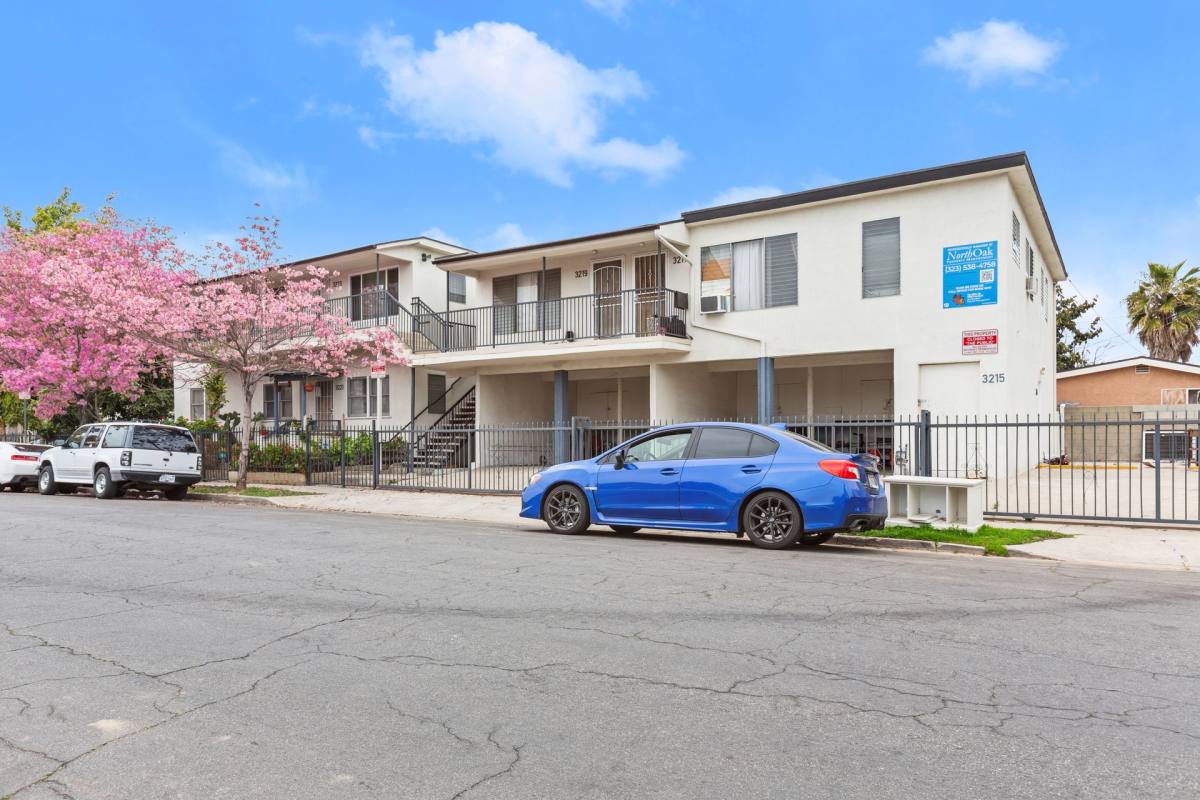 Apartment for rent at 3215 W 18th St, Los Angeles, CA 90019