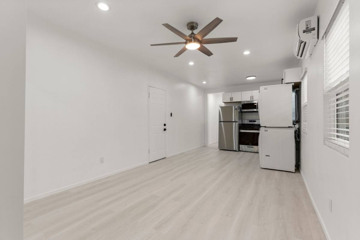 Apartment for rent at 3215 W 18th St, Los Angeles, CA 90019