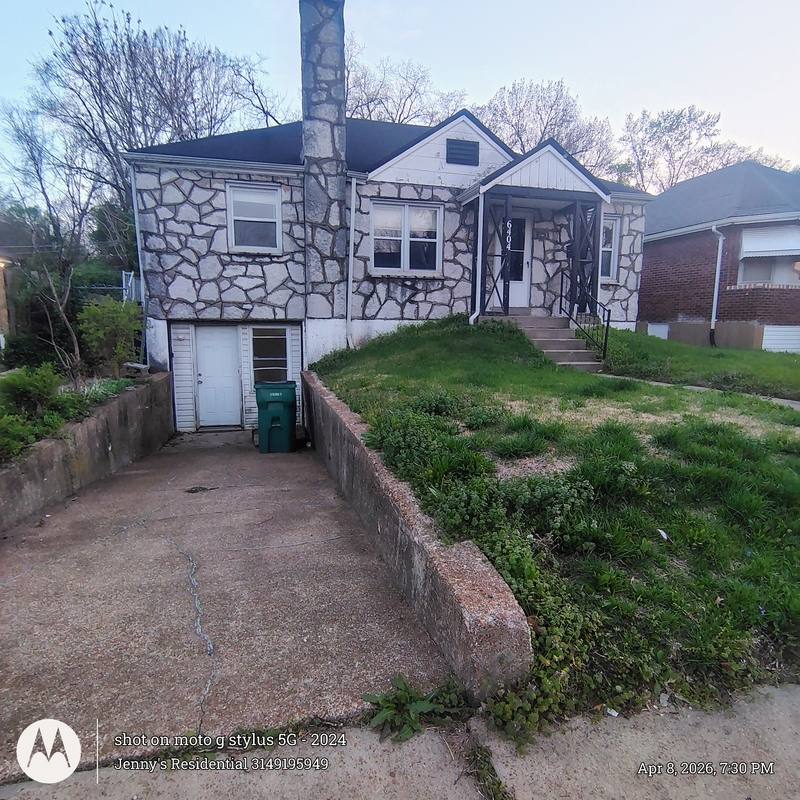 House for rent at 6404 Myron Ave, Saint Louis, MO 63121
