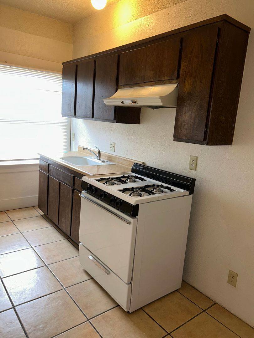 Apartment for rent at 124 S G St, Lompoc, CA 93436