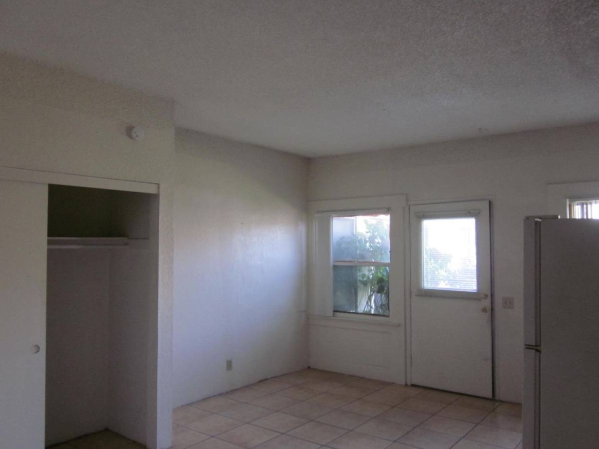 Apartment for rent at 124 S G St, Lompoc, CA 93436